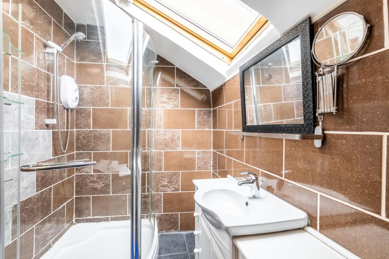 Stockton Town Centre Apartments Free Parking And Wi-Fi Exterior photo