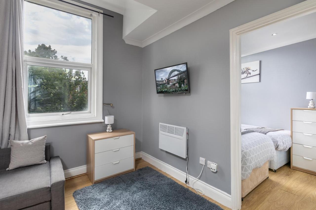 Stockton Town Centre Apartments Free Parking And Wi-Fi Exterior photo